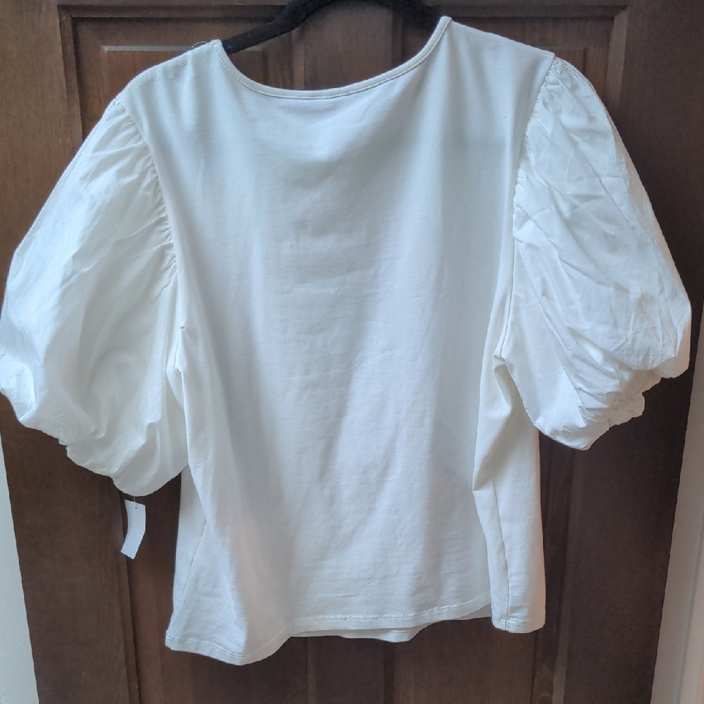 Chic White Puff Sleeve Blouse - Picture 3 of 3